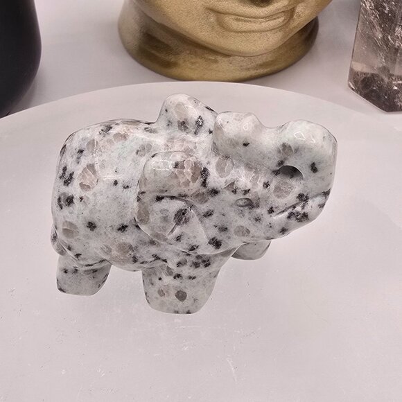 CKiwi Jaalcite & Marble Elephant Sculpture – Strength, Clarity & Timeless Beauty - Picture 1 of 2